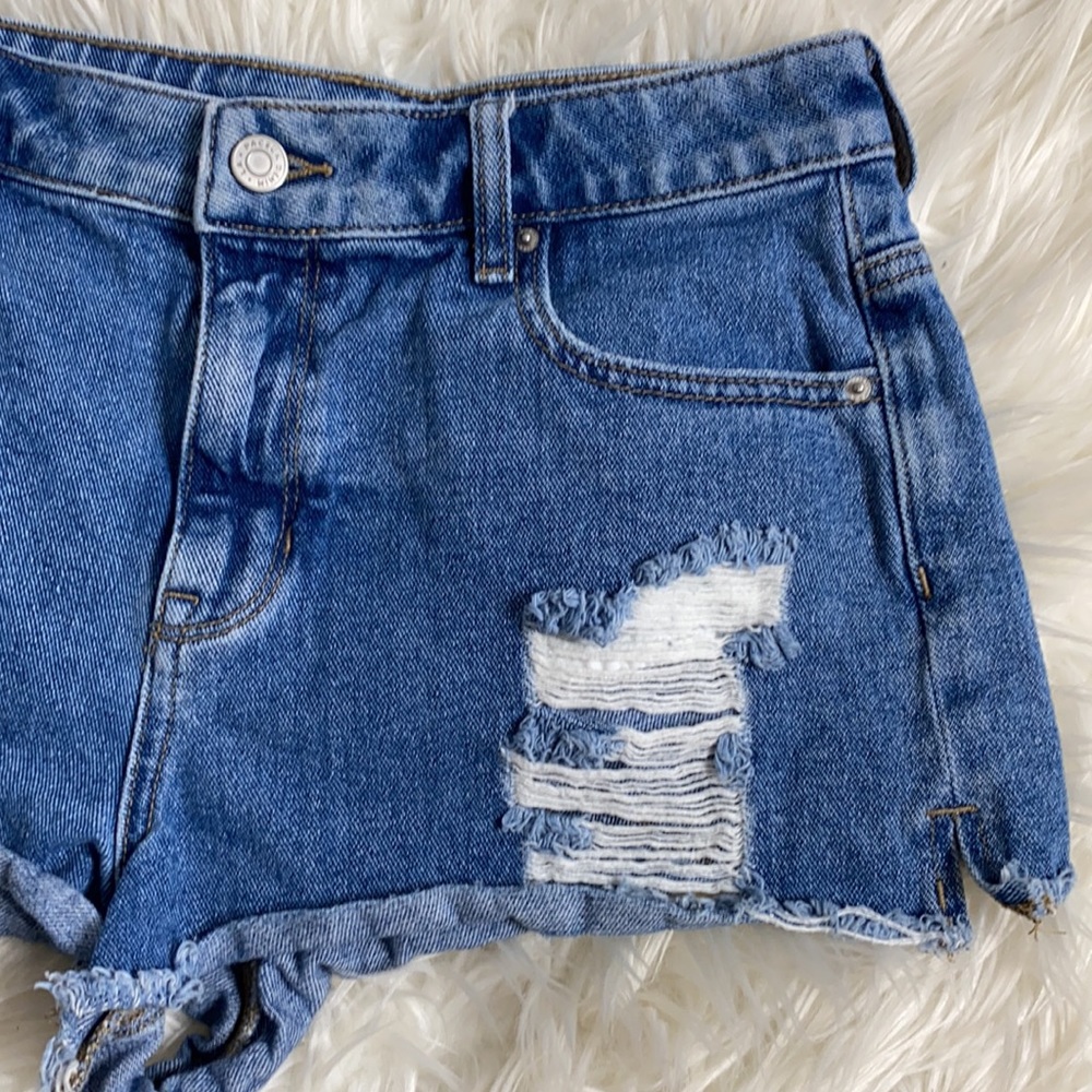PACSUN HIGH RISE FESTIVAL DISTRESSED SHORTS - Picture 4 of 10